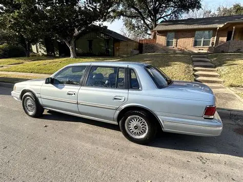 1991 Lincoln Continental photo