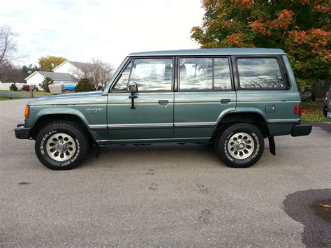 1991 Mitsubishi Montero photo