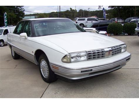 1991 Oldsmobile 98 photo