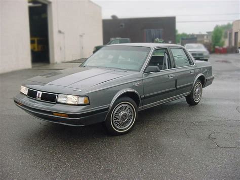 1991 Oldsmobile Cutlass photo