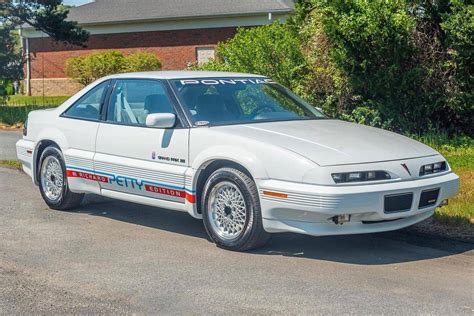 1991 Pontiac Grand prix photo