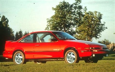 1991 Pontiac Sunbird photo