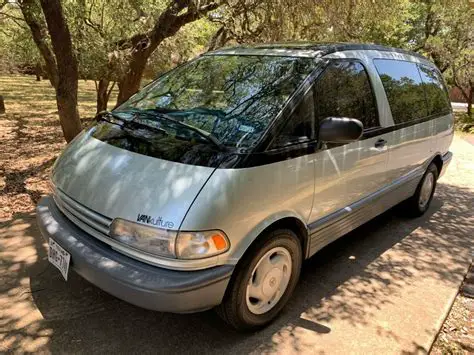 1991 Toyota Previa photo