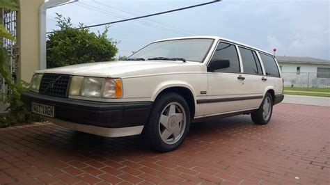 1991 Volvo 940 photo