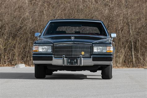 1992 Cadillac Brougham photo