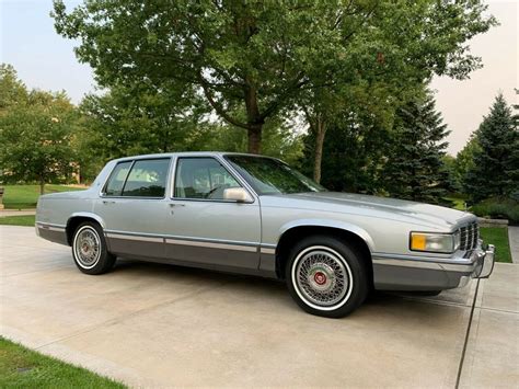 1992 Cadillac Deville photo