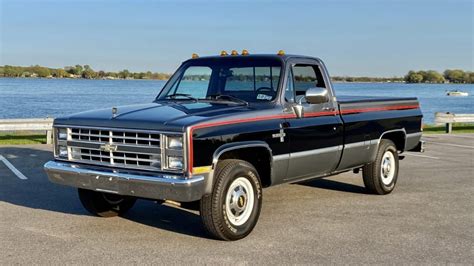 1992 Chevrolet C20 photo