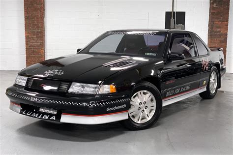 1992 Chevrolet Lumina photo