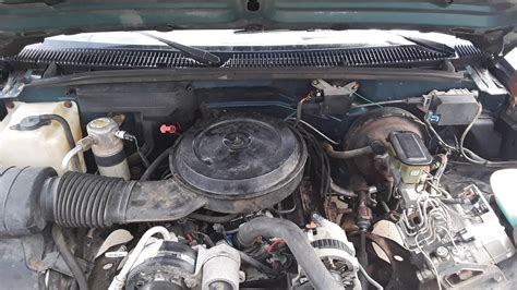 1992 Chevrolet Suburban engine