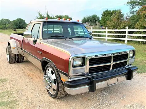 1992 Dodge Ram 3500 photo