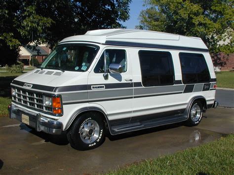 1992 Dodge Ram maxivan photo