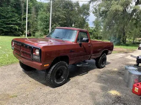 1992 Dodge W150 photo