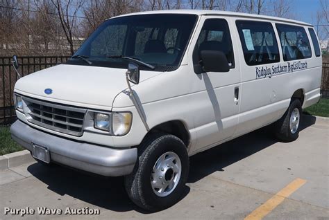 1992 Ford Club wagon photo