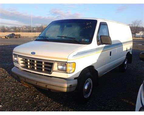 1992 Ford E-250 photo