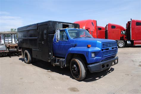 1992 Ford F700 engine