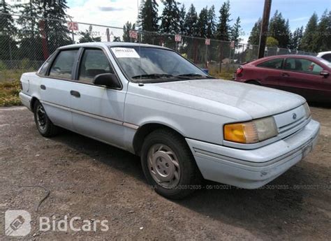 1992 Ford Tempo photo