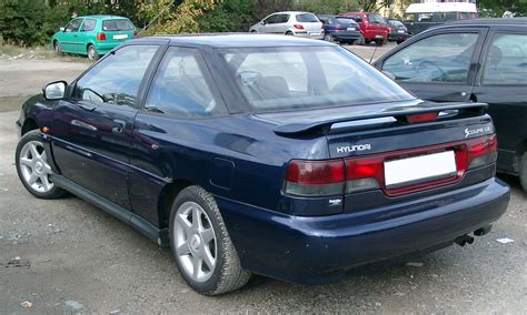 1992 Hyundai Scoupe photo