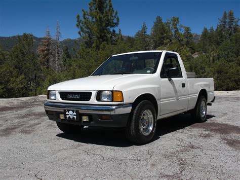 1992 Isuzu Pickup truck photo