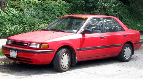 1992 Mazda 323 photo