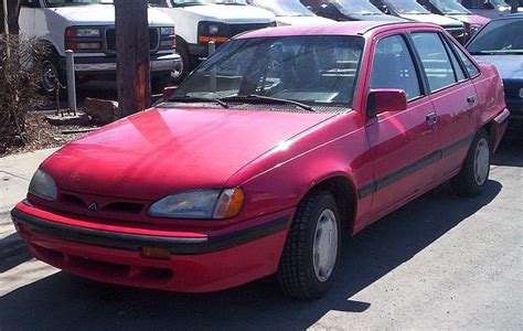 1992 Pontiac Lemans photo