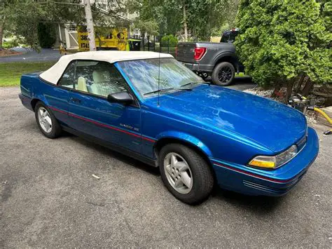 1992 Pontiac Sunbird photo