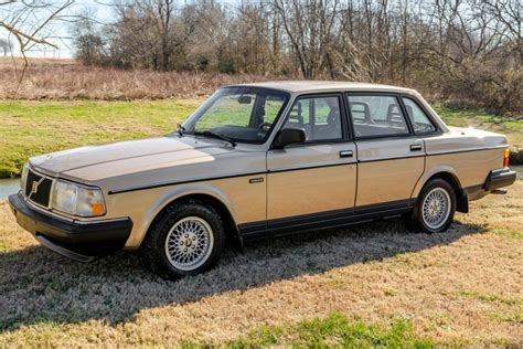 1992 Volvo 240 photo