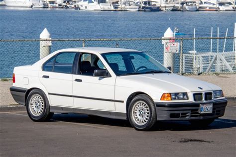 1993 Bmw 318i photo