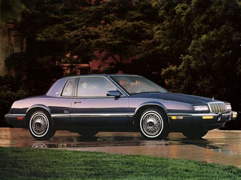 1993 Buick Riviera photo