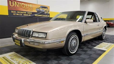 1993 Buick Riviera photo