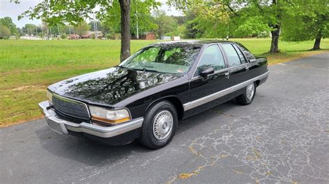 1993 Buick Roadmaster photo