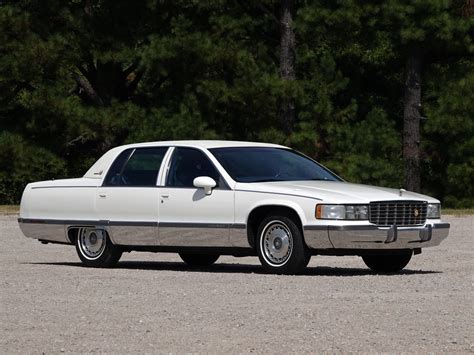 1993 Cadillac Fleetwood photo