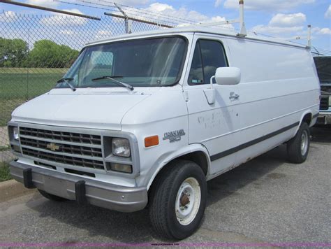 1993 Chevrolet G30 photo