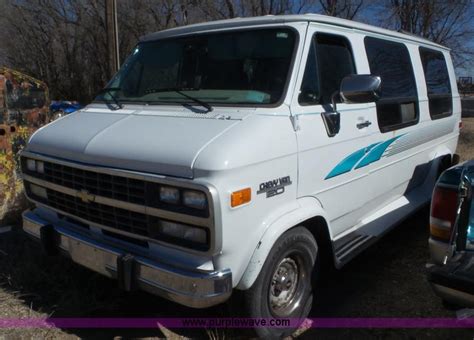 1993 Chevrolet Sport van photo