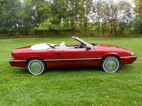 1993 Chrysler Lebaron convertible photo