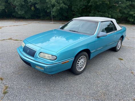 1993 Chrysler Lebaron photo