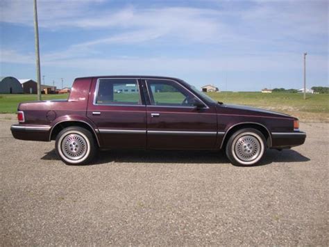 1993 Dodge Dynasty photo