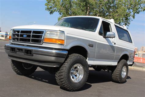 1993 Ford Bronco photo