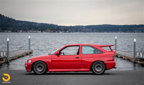 1993 Ford Escort photo