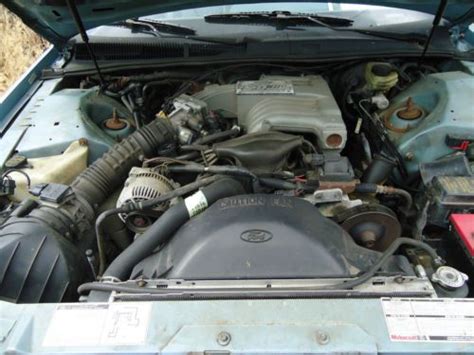 1993 Ford Thunderbird engine