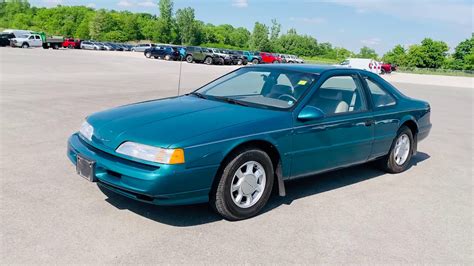 1993 Ford Thunderbird photo