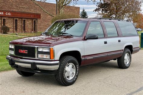 1993 Gmc Suburban photo