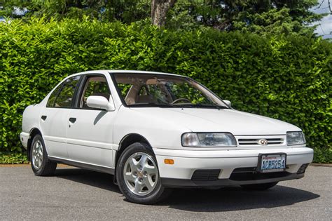 1993 Infiniti G20 photo