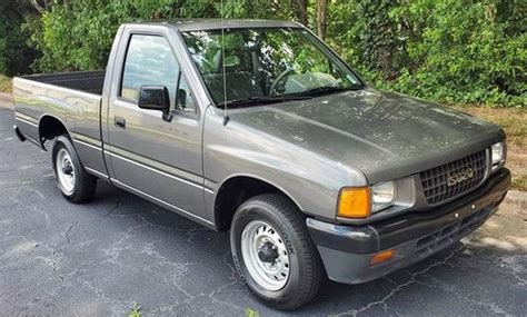 1993 Isuzu Pickup truck photo