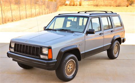 1993 Jeep Cherokee photo