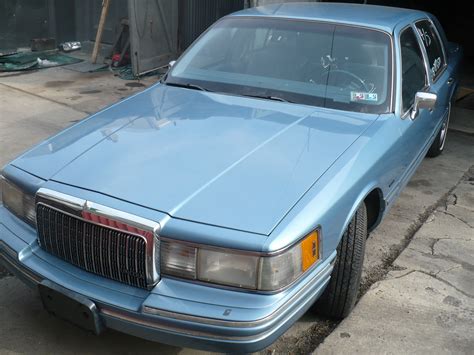 1993 Lincoln Continental photo