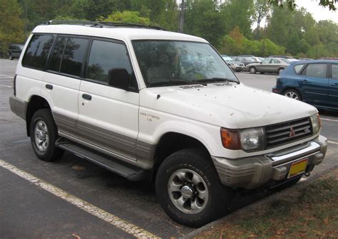 1993 Mitsubishi Montero photo