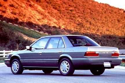 1993 Nissan Stanza photo