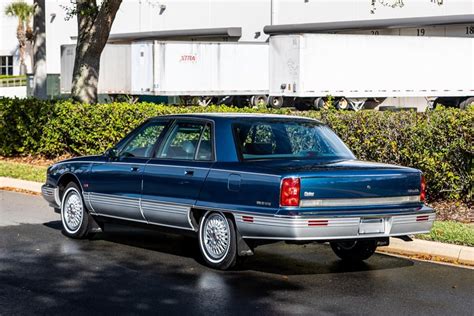 1993 Oldsmobile 98 photo