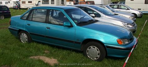 1993 Pontiac Lemans photo