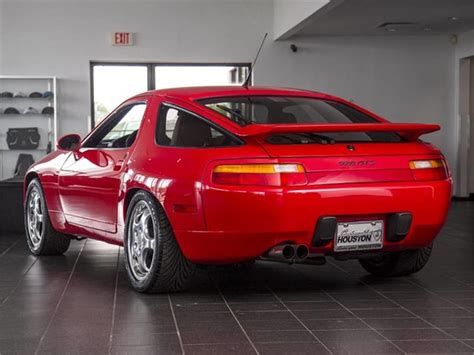 1993 Porsche 928 photo